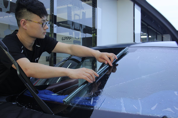 深圳汽車(chē)貼膜技工展示